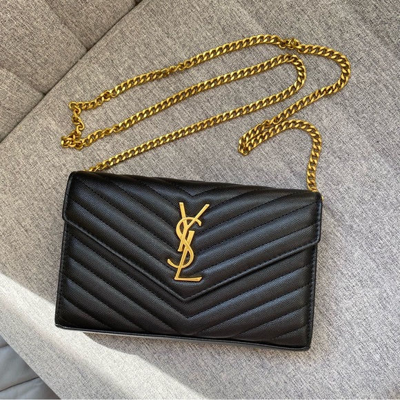 🎀🐰 NIB Black/Gold #WOC #luxuryaccessories - Picture 1 of 6
